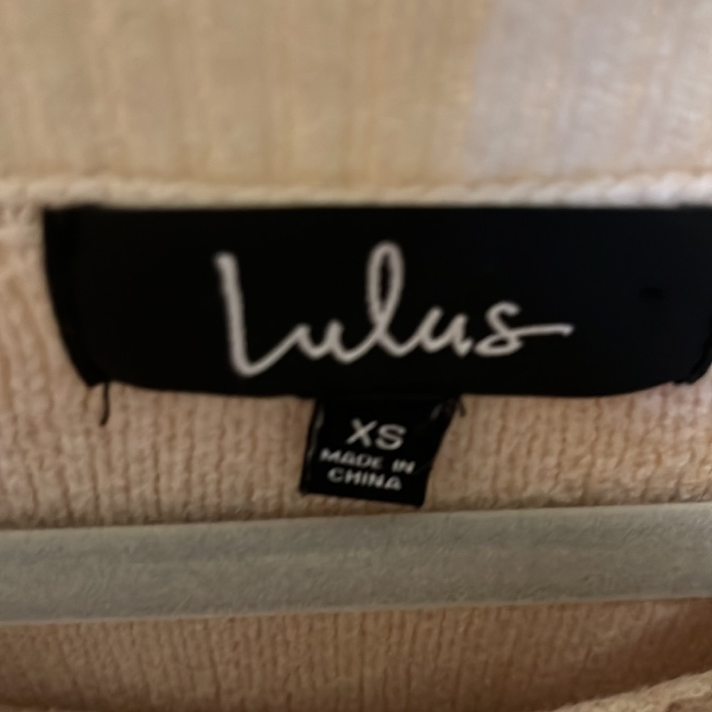 Lulus sweatshirt - Picture 2 of 2